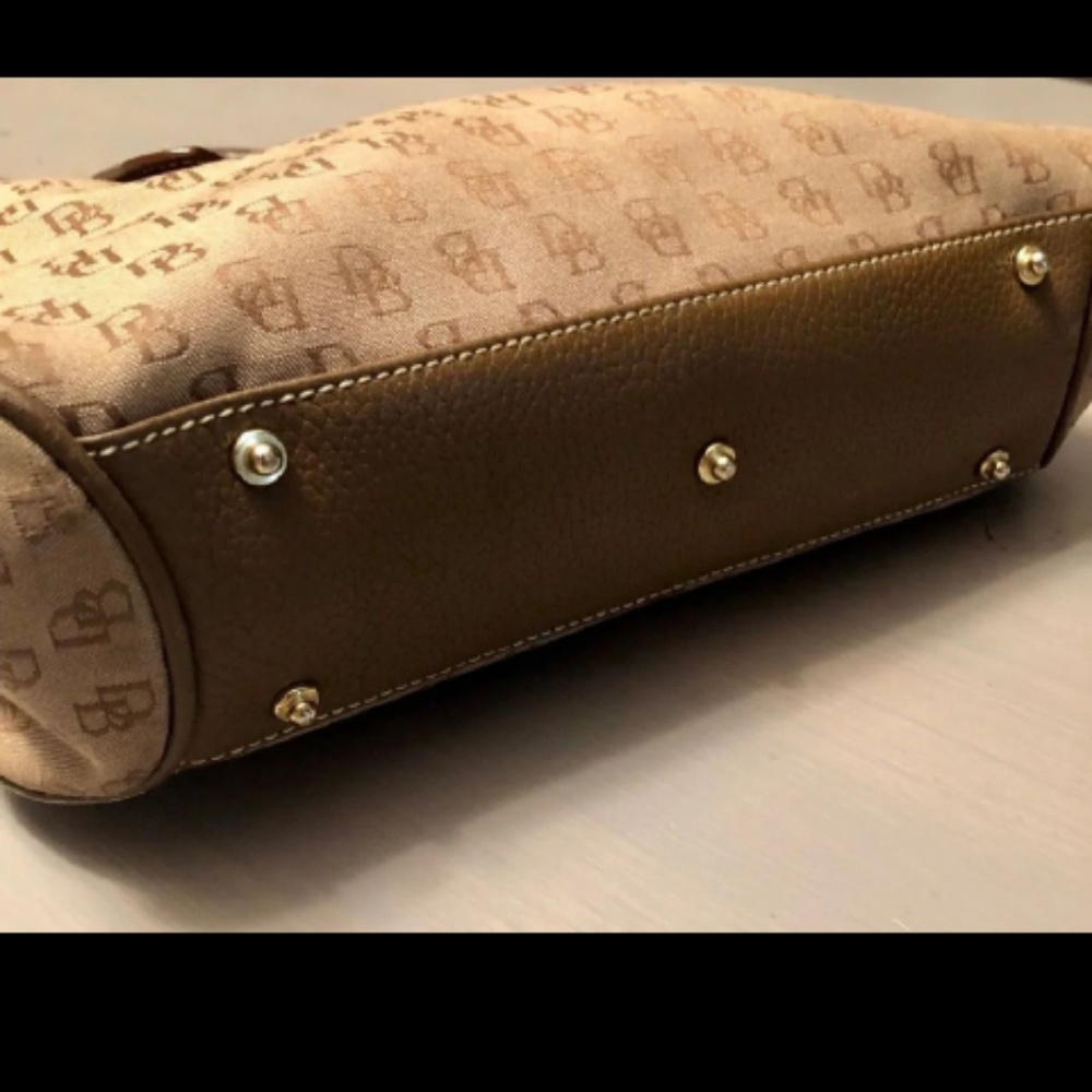 Dooney & Bourke handbag great size - Picture 6 of 8